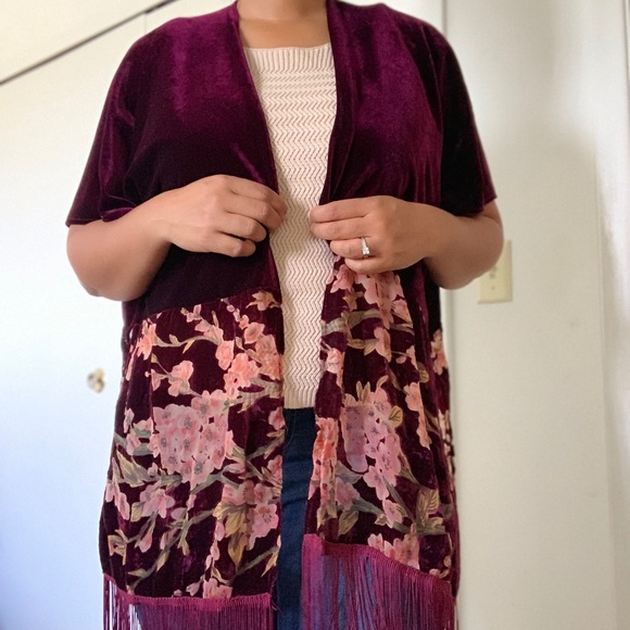 Velvet Asian-style Shawl, with fringe. - Picture 1 of 6